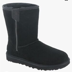 NIB UGG Women’s Classic Short Bailey Zip Black